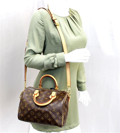 lv speedy 25 bandouliere outfit|louis vuitton speedy 25 monogram.